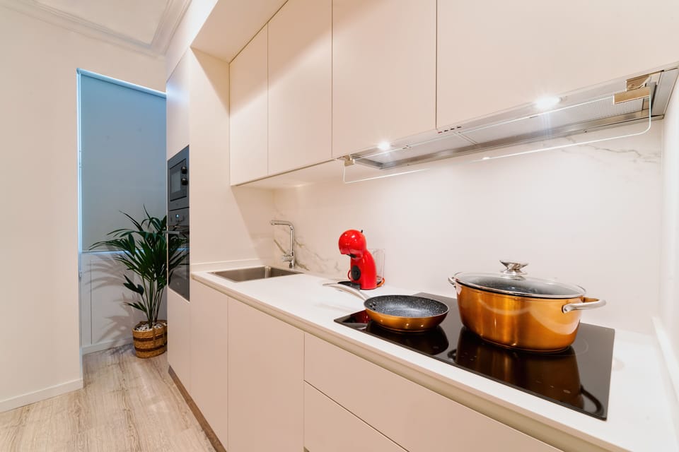 Apartamento Ourense, 2 habitaciones, 2 baños | Private kitchen | Fridge, microwave, oven, stovetop