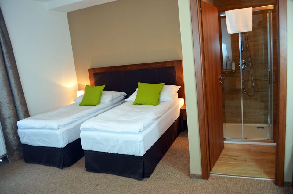 Minibar, in-room safe, desk, cribs/infant beds