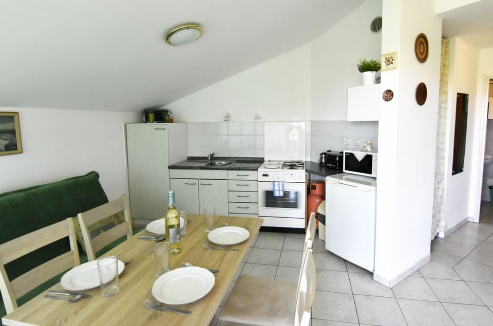 Apartment, 1 Bedroom, Balcony | Interior