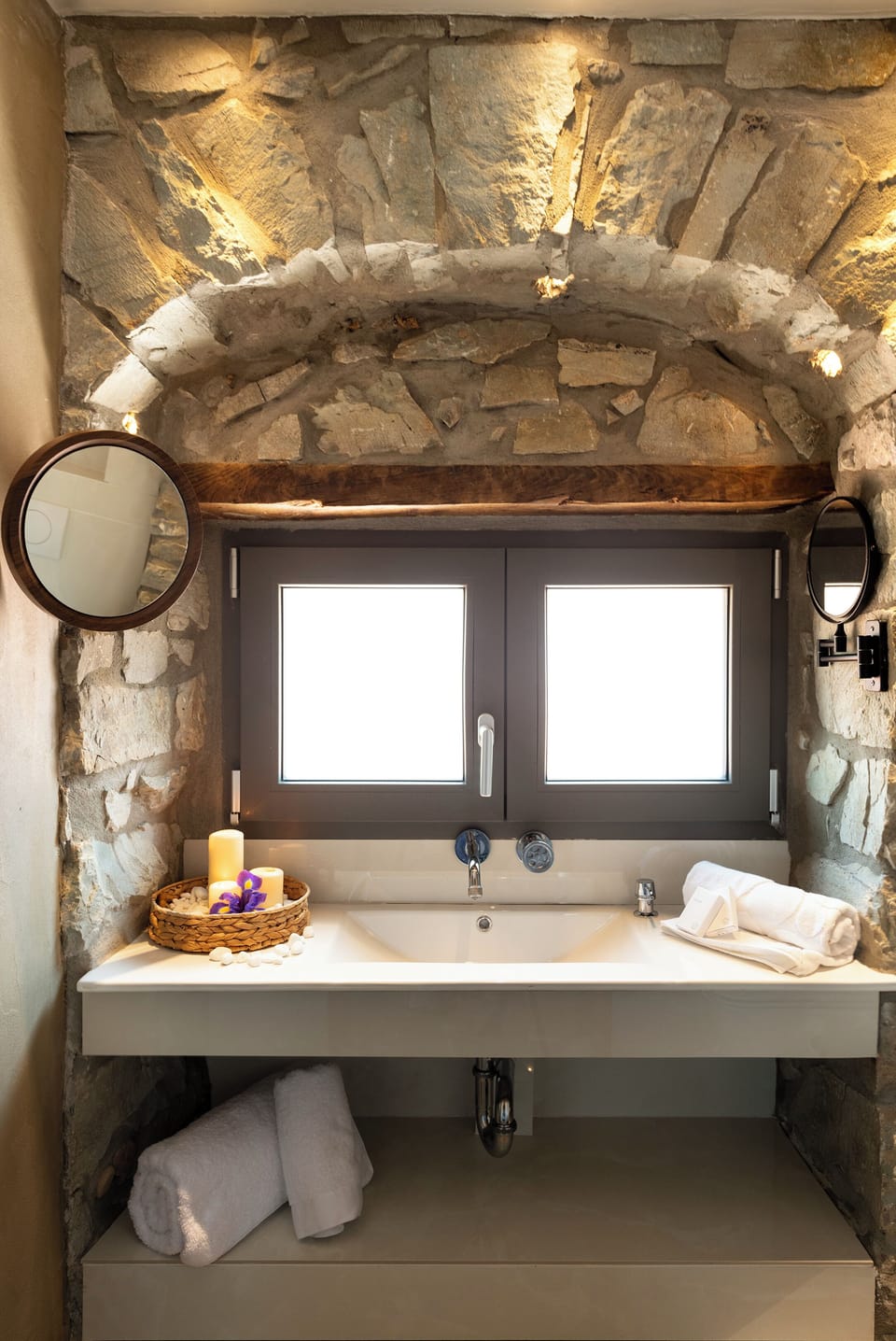 Superior Triple Room, 1 King Bed with Sofa bed, Balcony, Courtyard View | Bathroom | Shower, towels, soap, shampoo