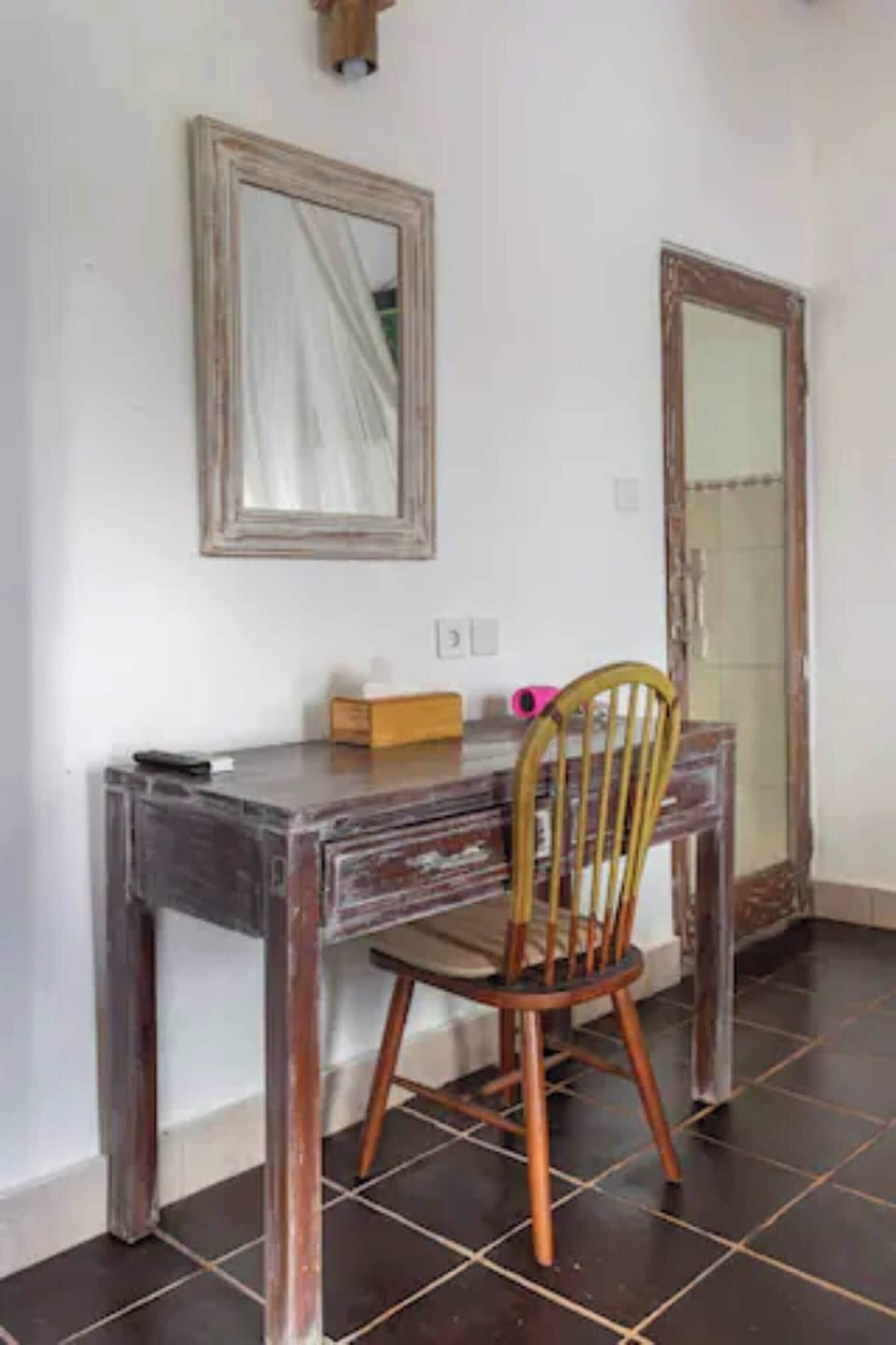 Room, 1 Bedroom, Smoking, Hot Tub | Interior