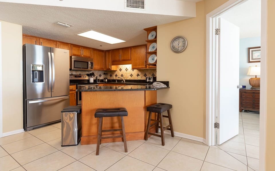 Condo, 3 Bedrooms | Private kitchen | Fridge, oven, coffee/tea maker