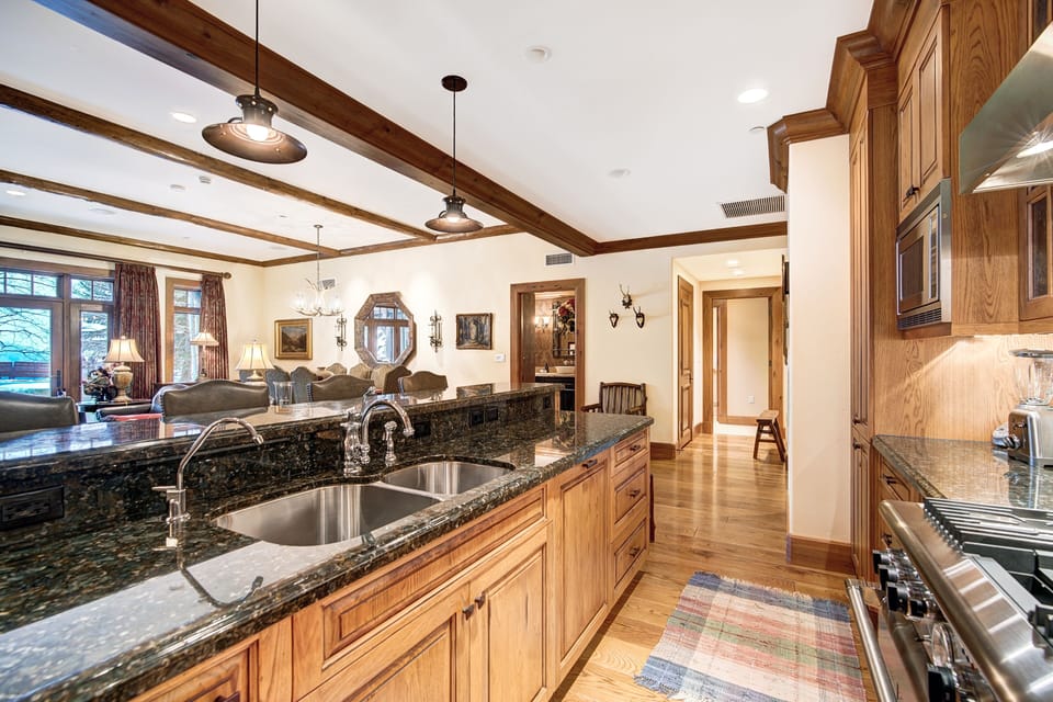 Condo, 3 Bedrooms | Private kitchen | Fridge, oven, coffee/tea maker