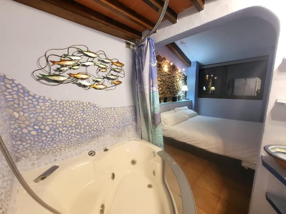 Junior Suite, Canal View | Free WiFi