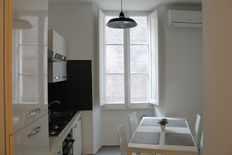 Double Room | In-room dining