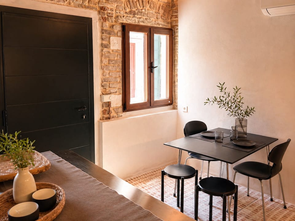 Luxury Apartment, City View | Dining