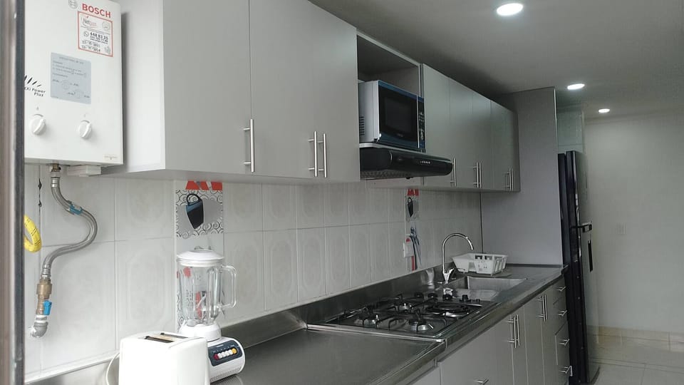 Room, 1 Bedroom | Private kitchen