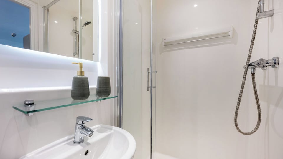 Studio, Non Smoking | Bathroom