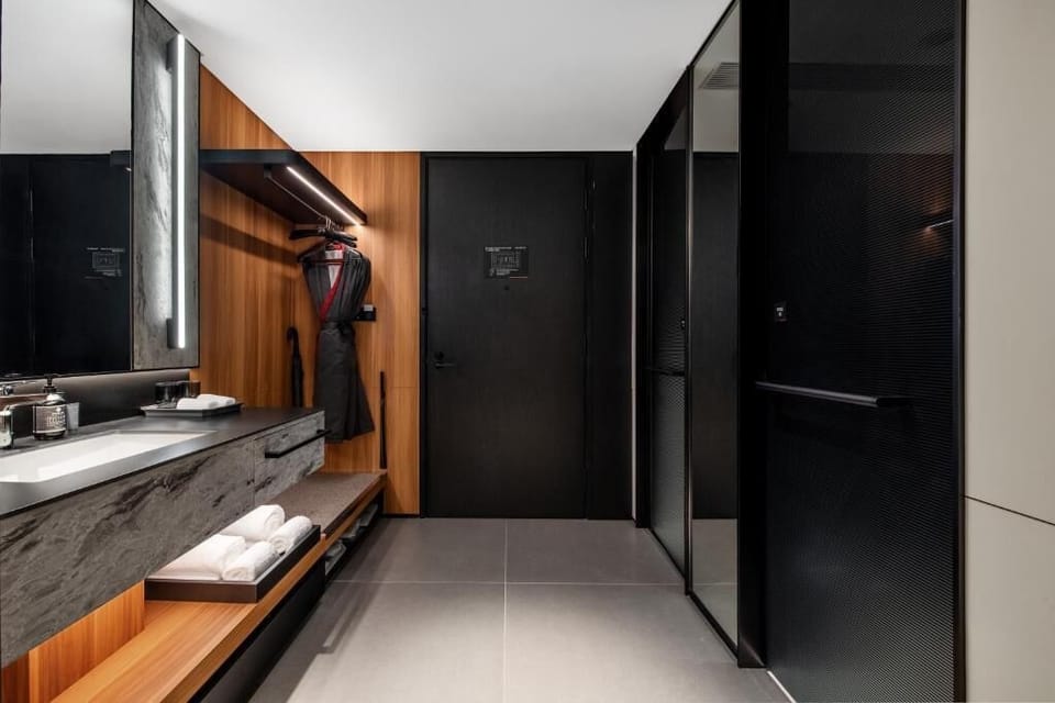Comfort Double Room | Bathroom | Shower, designer toiletries, hair dryer, slippers