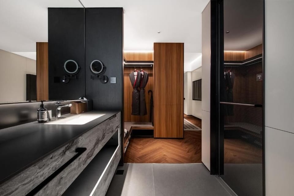 Superior Double Room | Bathroom | Shower, designer toiletries, hair dryer, slippers
