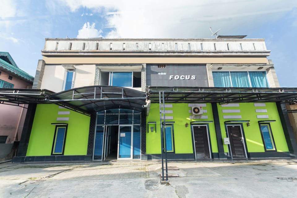 OYO 3762 Wisma Focus Syariah Hotel in Indonesia