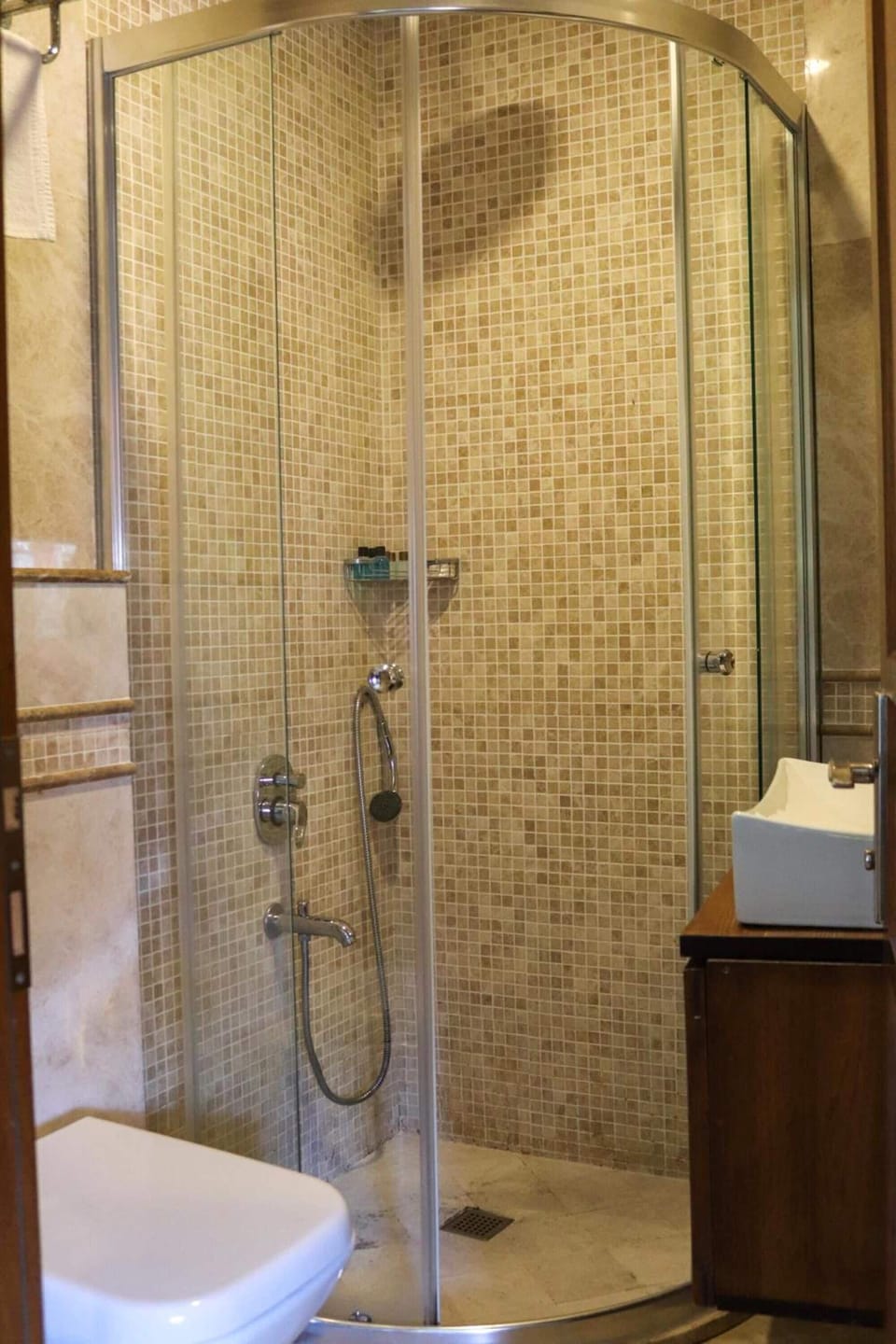 Shower, free toiletries, hair dryer, slippers