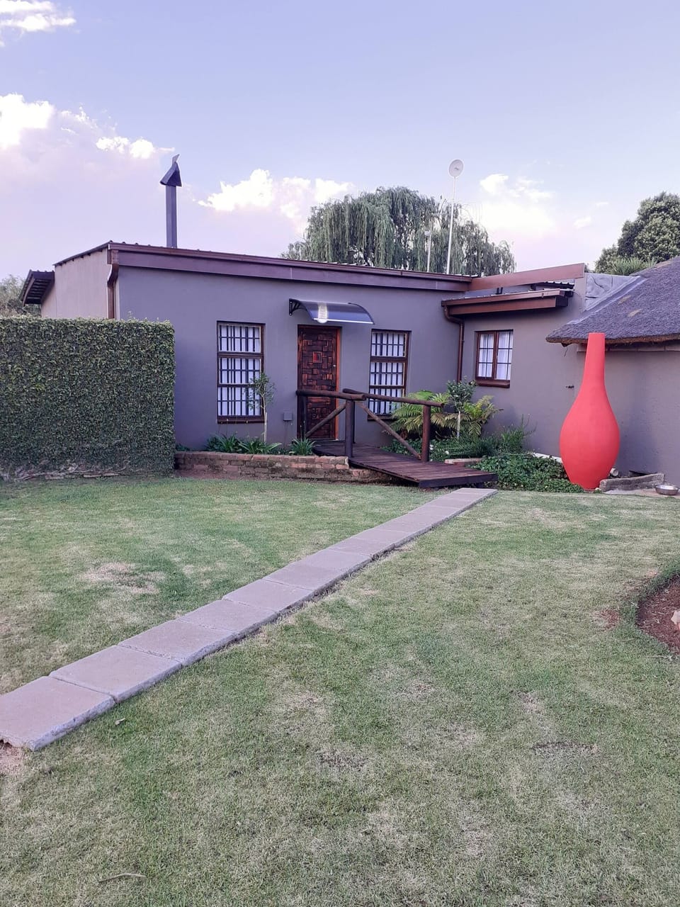 House, 2 Bedrooms, Balcony | Property grounds