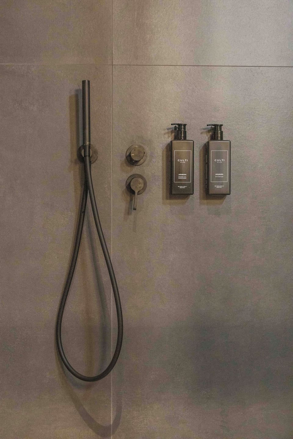 Superior Double Room | Bathroom | Slippers