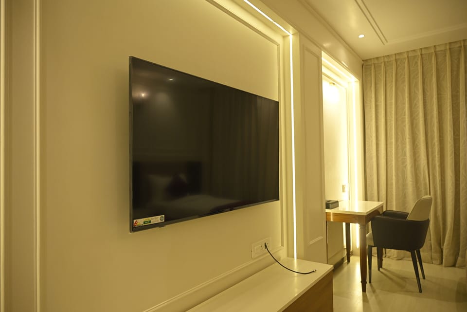 Deluxe Triple Room, Multiple Beds | Interior