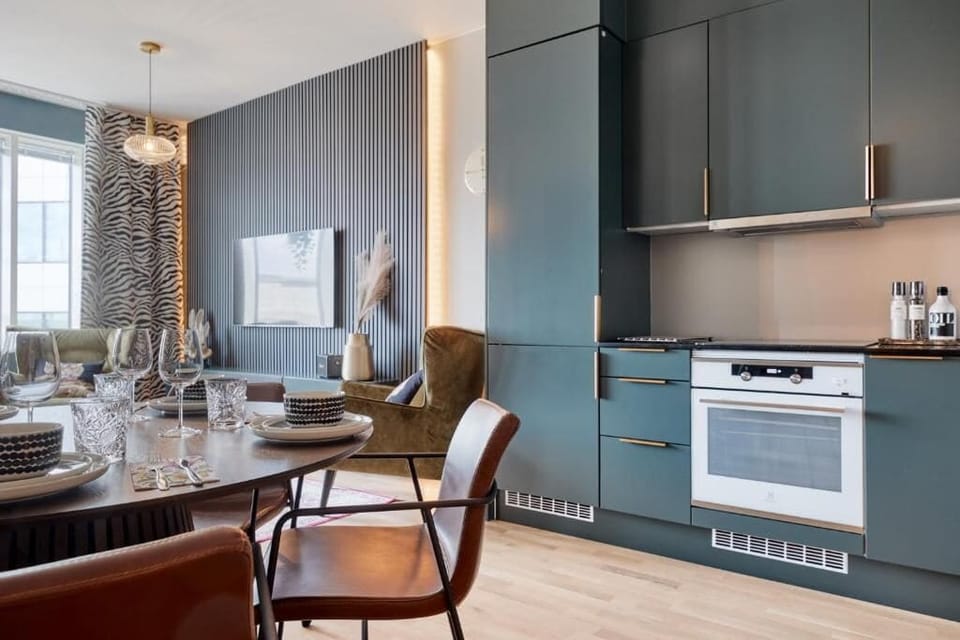 Superior Apartment, Air conditioning, City View | Dining room