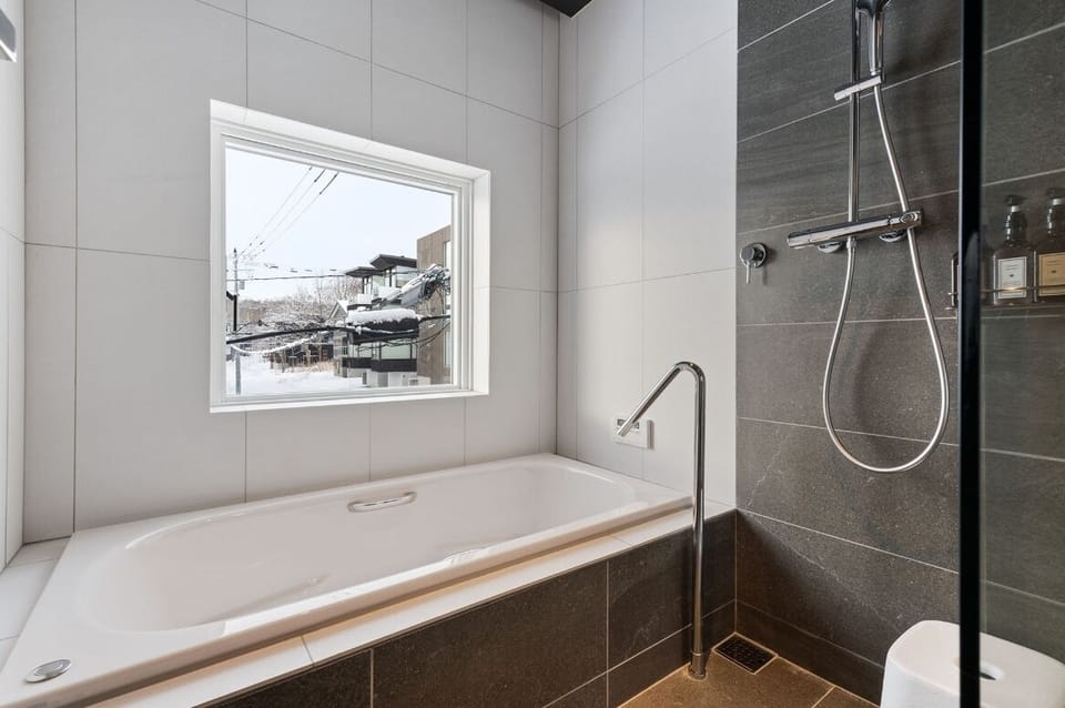 House, 4 Bedrooms | Bathroom
