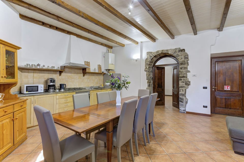 Apartment, 1 Bedroom | Living area | 30-inch TV with satellite channels
