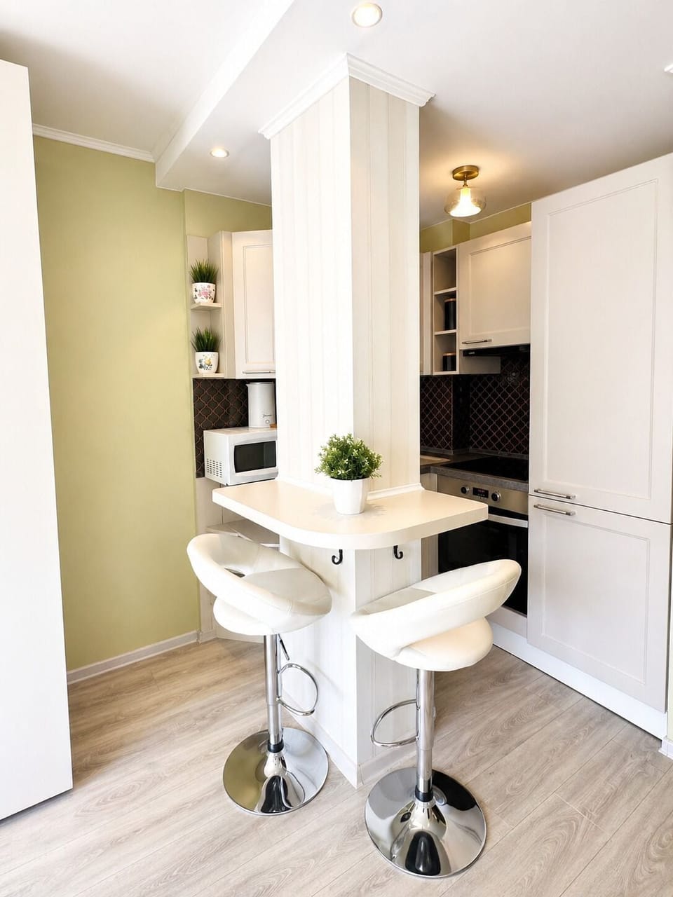 Panoramic Studio, Park View | Private kitchen | Full-size fridge, microwave, oven, stovetop