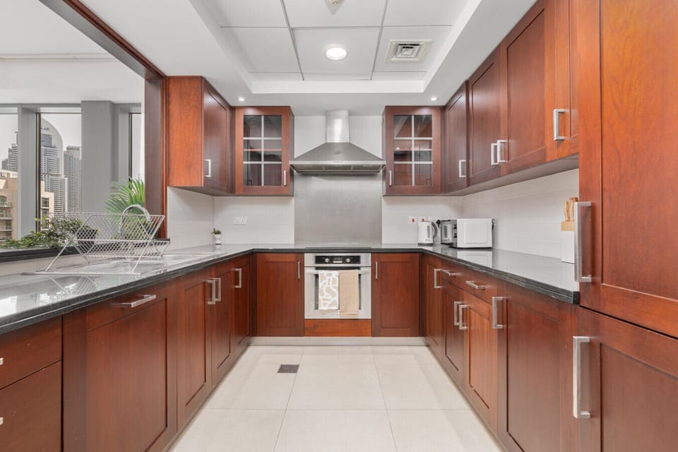 City Apartment, 2 Bedrooms, Lake View | Private kitchen | Eco-friendly cleaning products