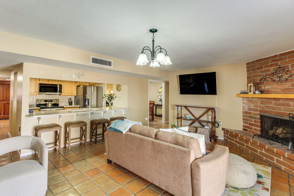 House (5 Bedrooms) | Interior