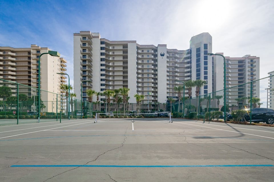 Condo, 1 Bedroom | Sport court