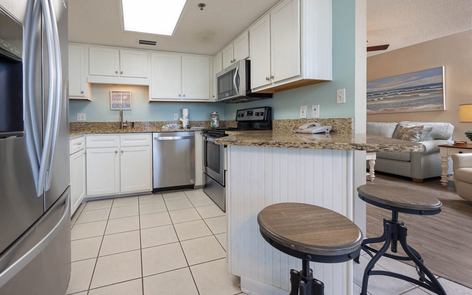 Condo, 1 Bedroom | Private kitchen | Coffee/tea maker, fridge, oven
