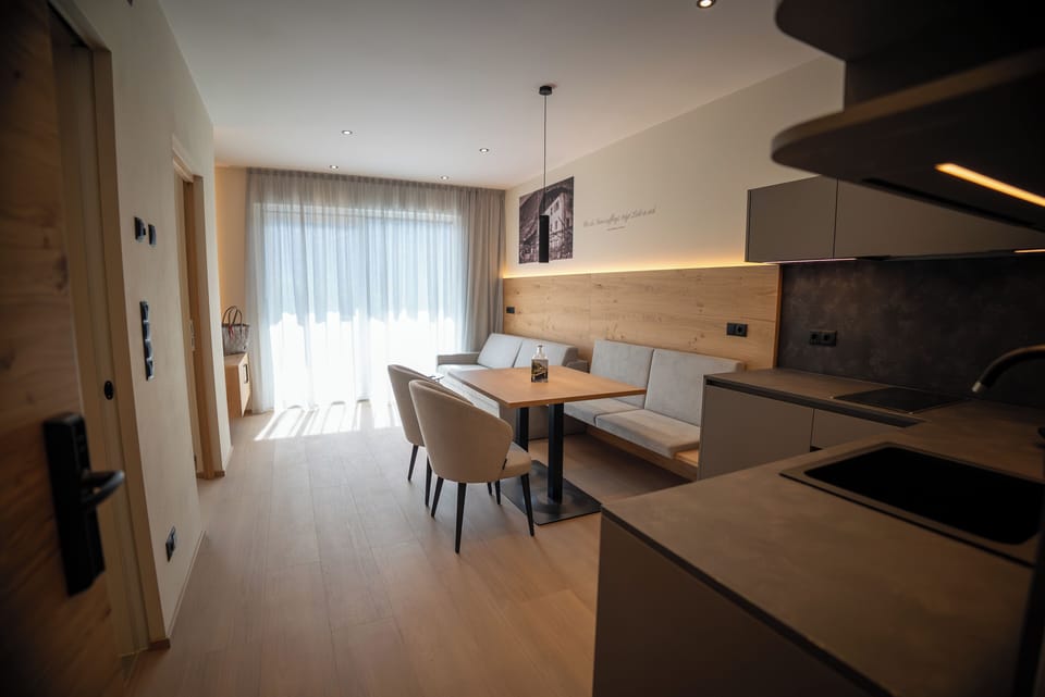 Deluxe Apartment, 1 Double Bed | Private kitchen | Fridge, microwave, stovetop, dishwasher