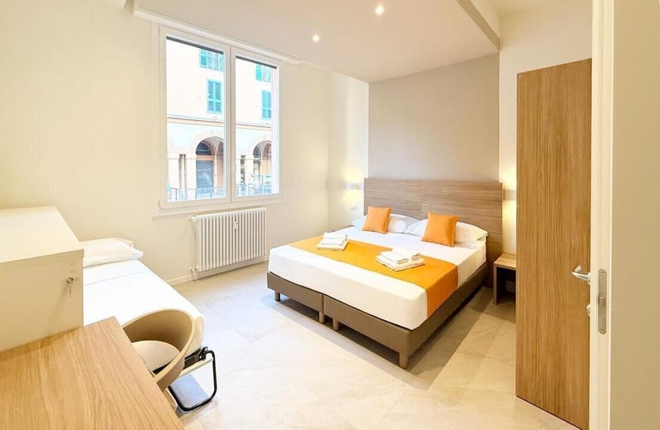 Triple Room | Desk, laptop workspace, free WiFi