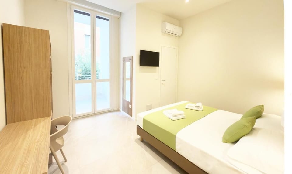 Classic Double Room | Desk, laptop workspace, free WiFi