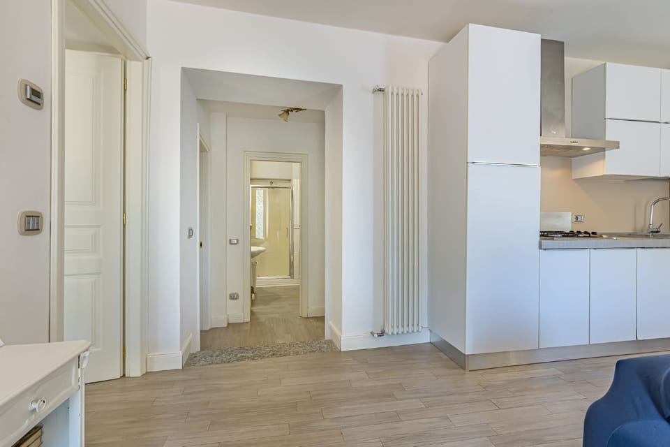 Classic Apartment, Patio, Lake View | Living area