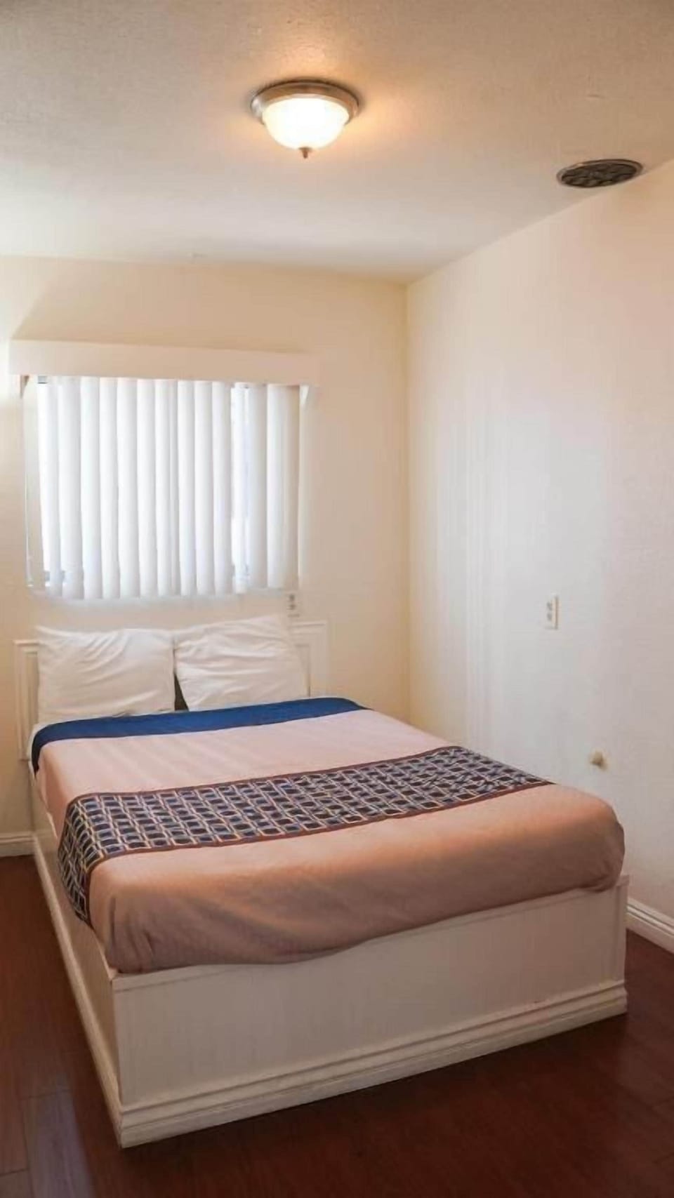 Double or Twin Room | Desk, iron/ironing board, free WiFi