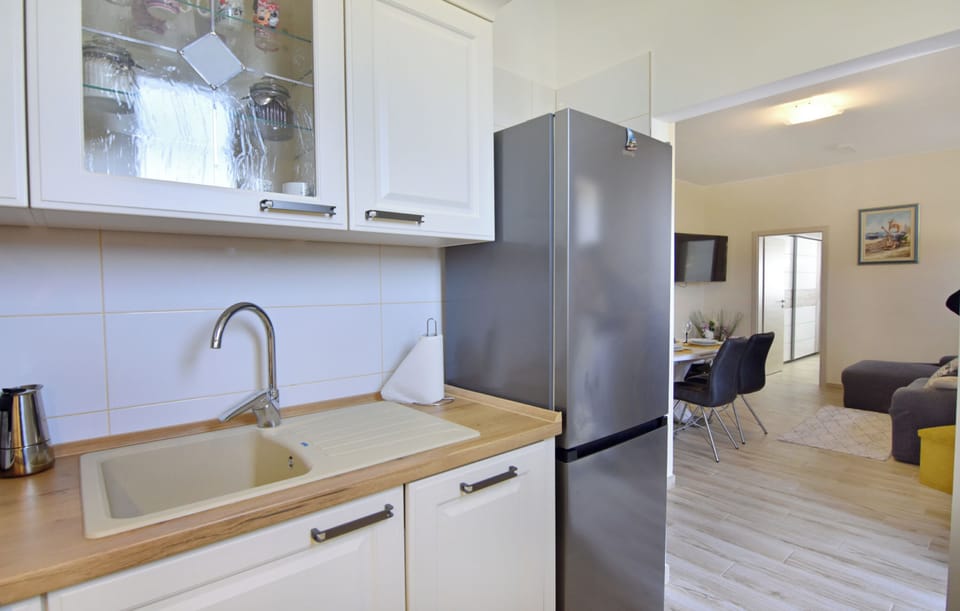 Apartment, 1 Bedroom, Patio, Garden View | Private kitchen