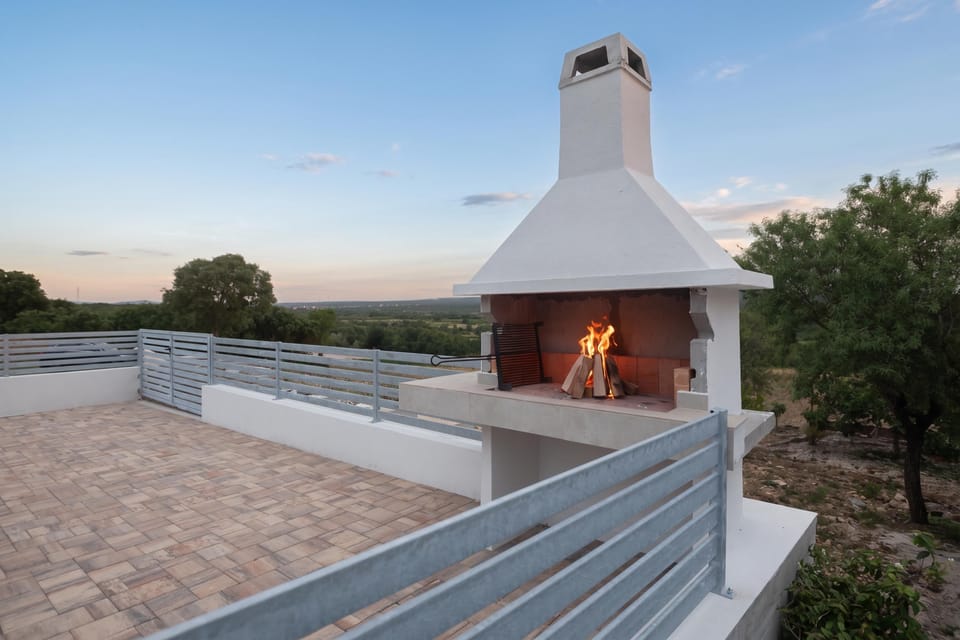Family House, 3 Bedrooms, 2 Bathrooms (Pool House Ivana Private Pool &) | Garden