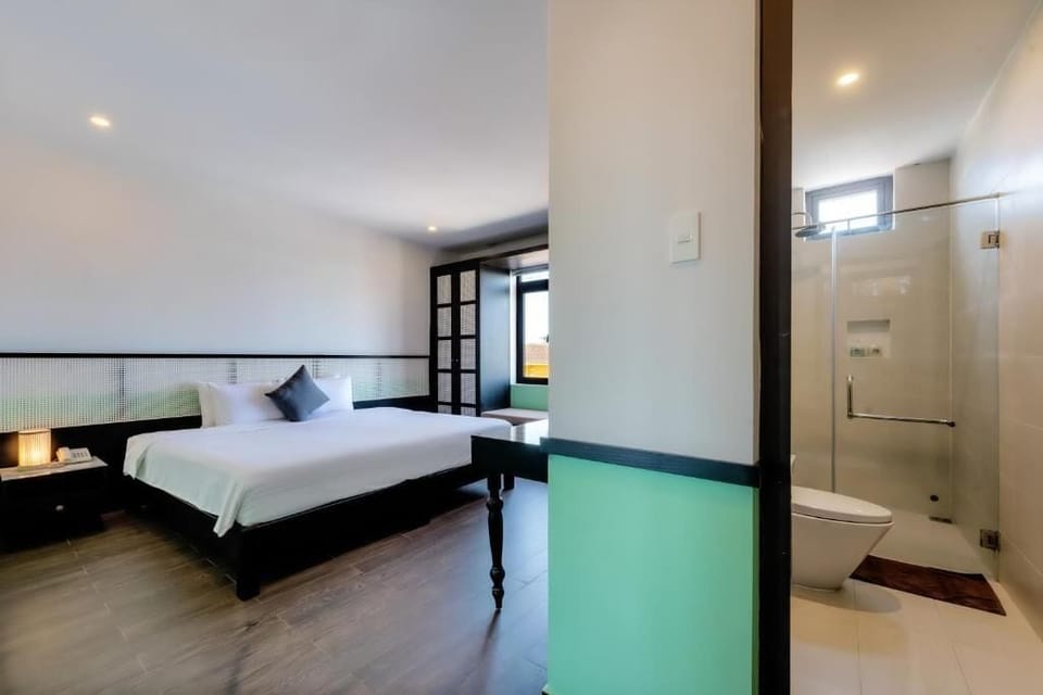 Double or Twin Room, City View | Bathroom | Shower, free toiletries, hair dryer, slippers