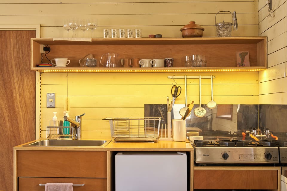 House, Kitchen, Garden View | Private kitchen | Full-size fridge, microwave, oven, stovetop