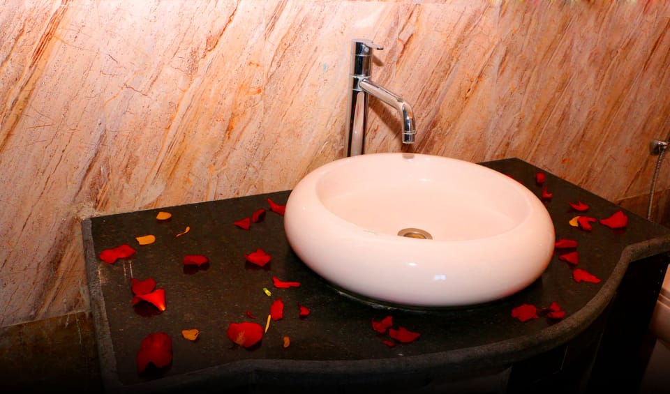Bathroom sink