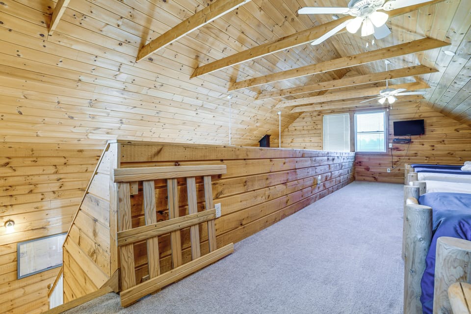 Family Friendly! Secluded Worcester Haven w/ Deck Cottage in Hudson Valley