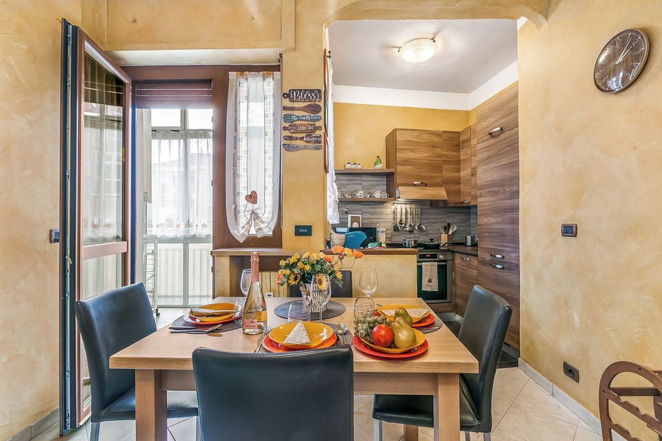 Honeymoon Apartment, Multiple Bedrooms (La Torinese) | Dining