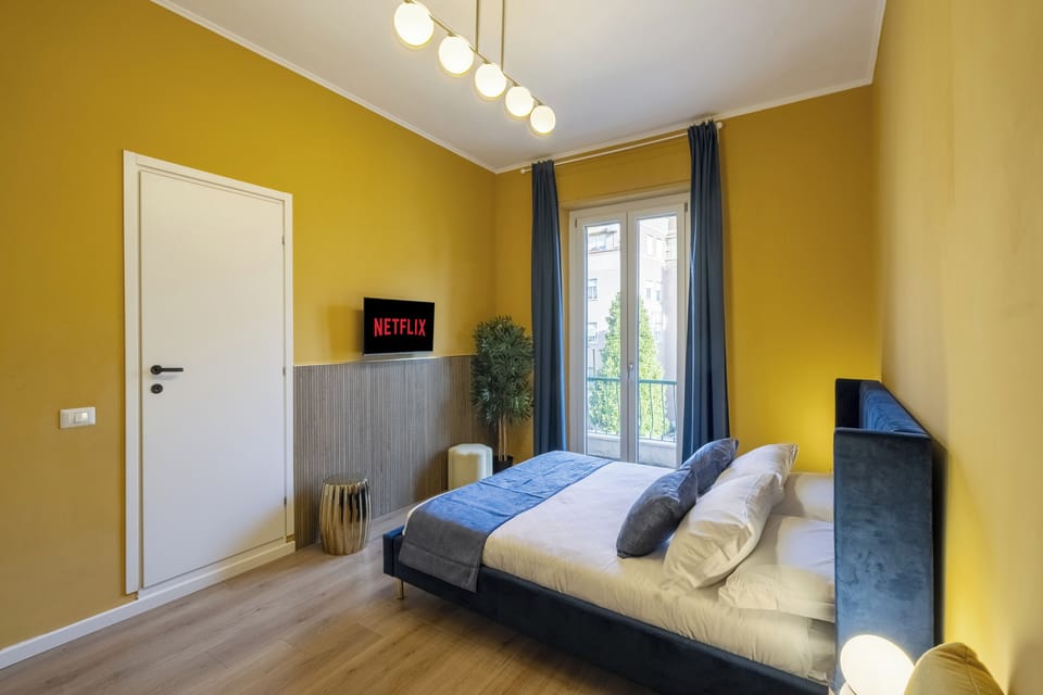 Classic Triple Room | Desk, laptop workspace, free WiFi, bed sheets
