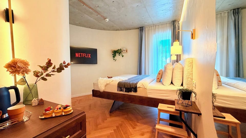 Comfort Studio, 1 Queen Bed, Non Smoking, Private Bathroom | Interior