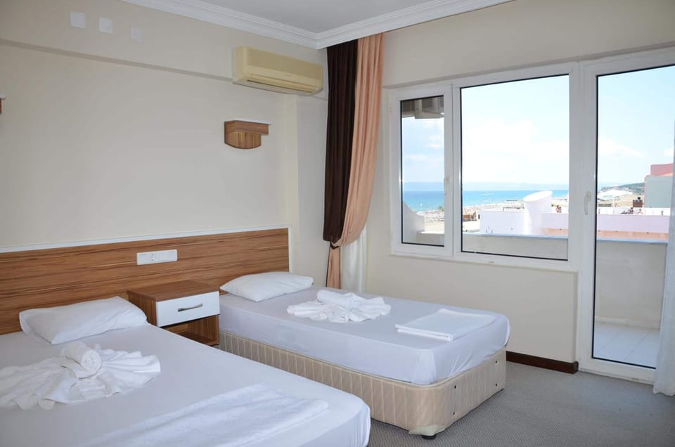 Premium bedding, minibar, soundproofing, WiFi (free)