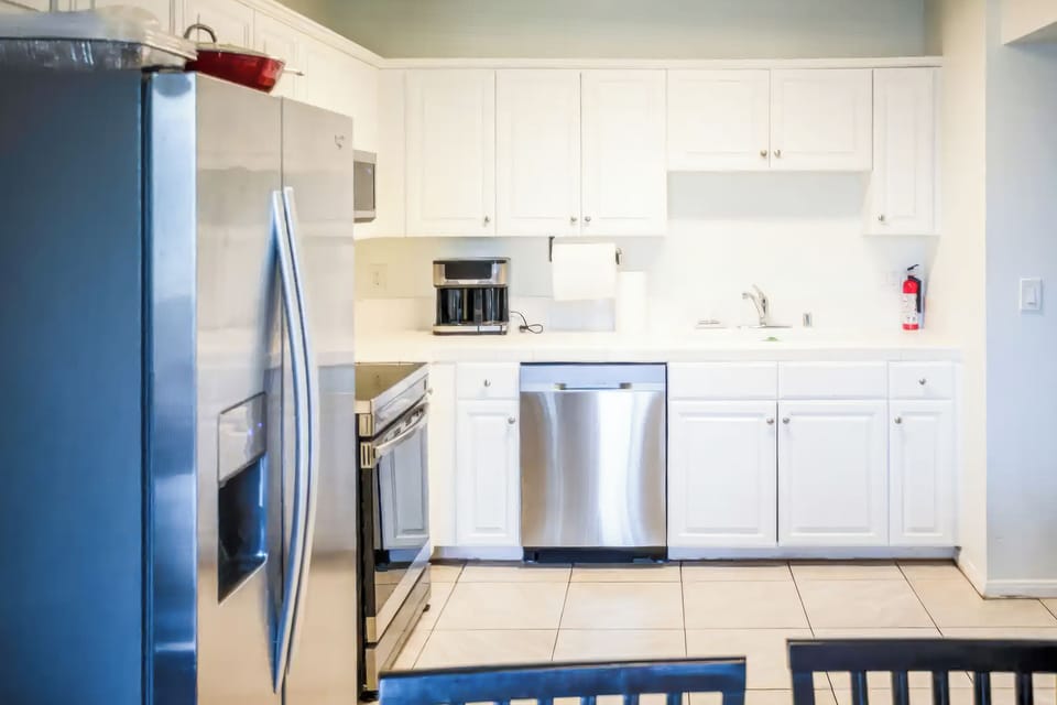 Condo, 2 Bedrooms | Private kitchen
