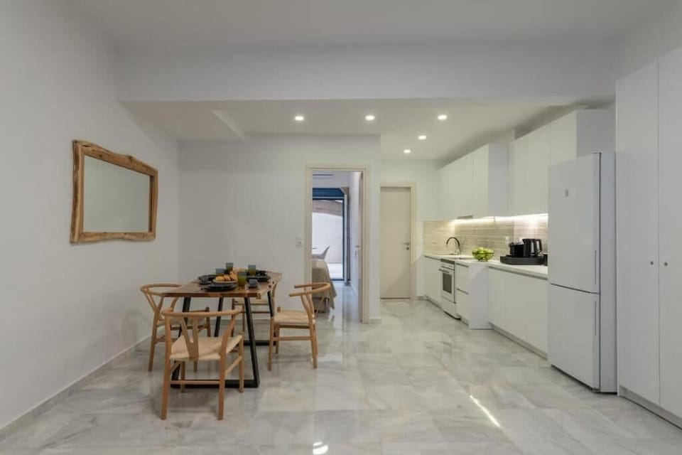 Apartment | Dining