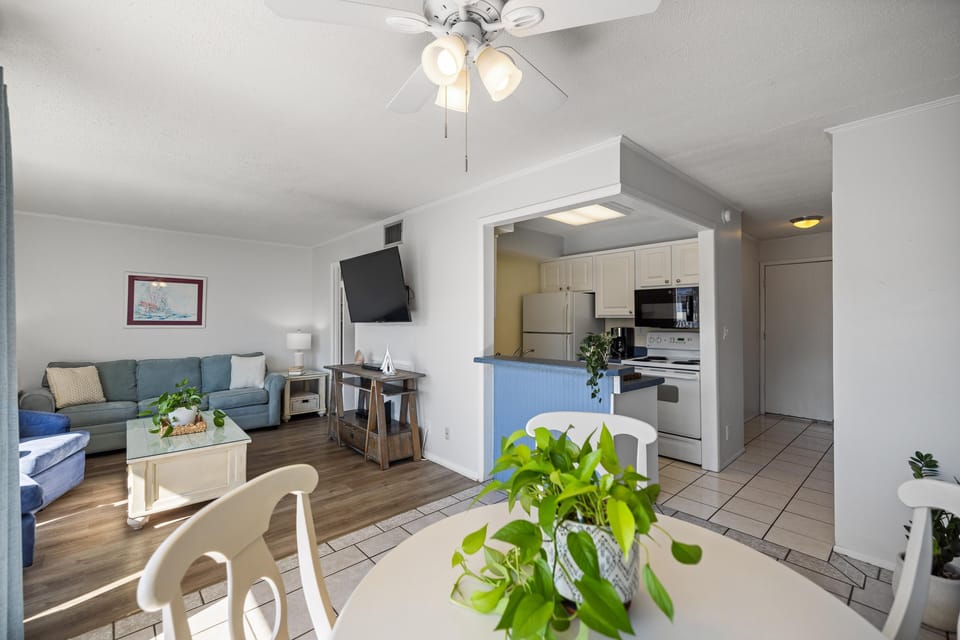 Condo, 1 King Bed with Sofa bed (Sandpiper Cove 2044) | Living area