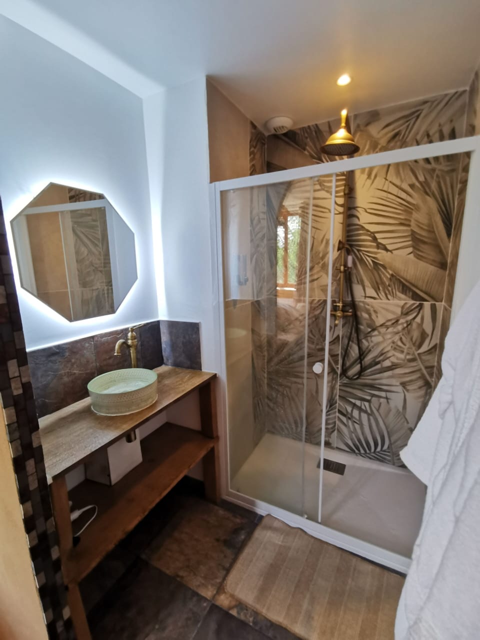Comfort Double Room, Garden View | Individually decorated, desk, free WiFi