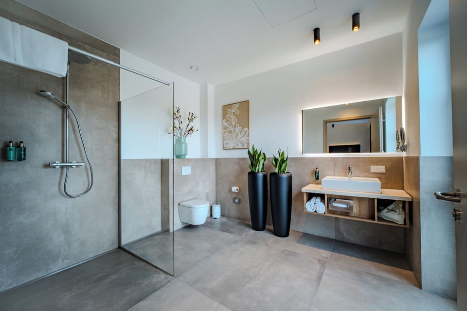 Design Studio | Bathroom | Shower, eco-friendly toiletries, hair dryer, towels
