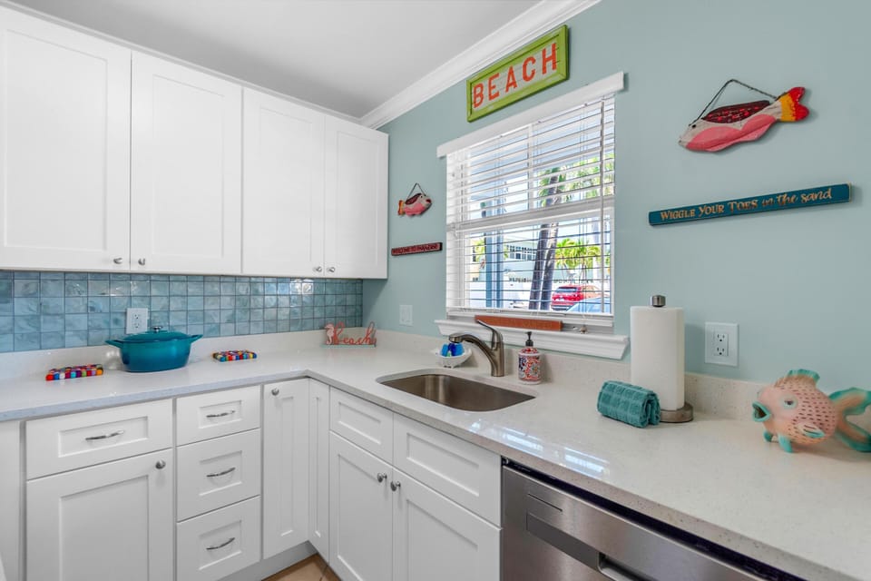 Condo, Multiple Beds (Barefoot Beach Resort F106) | Private kitchen