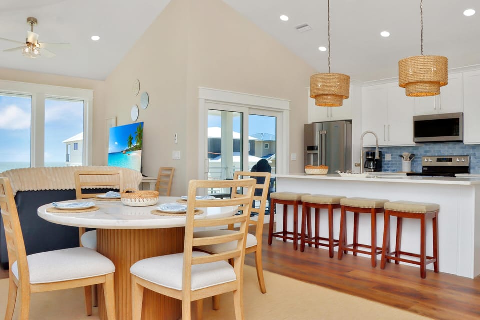 House, Multiple Beds (Sand Pearl) | Dining