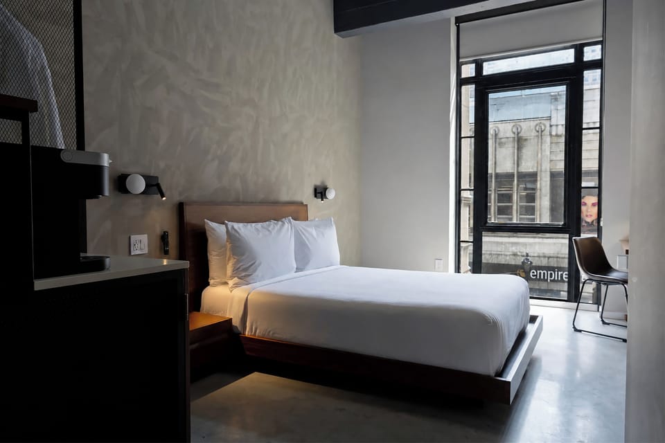 City Room, 1 Queen Bed, Private Bathroom, City View | City view